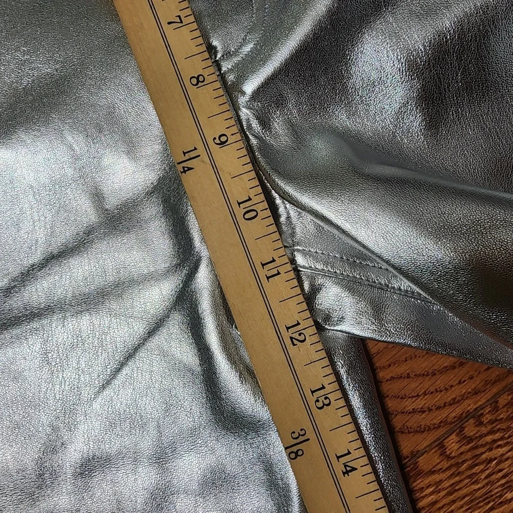 Abercrombie & Fitch Curve Love 90s High Rise Relaxed Faux Leather Silver Pants 6
